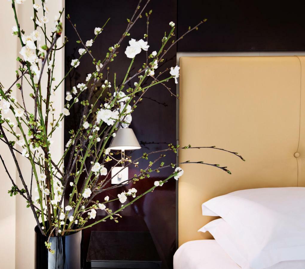 Deluxe One-Bedroom Suite